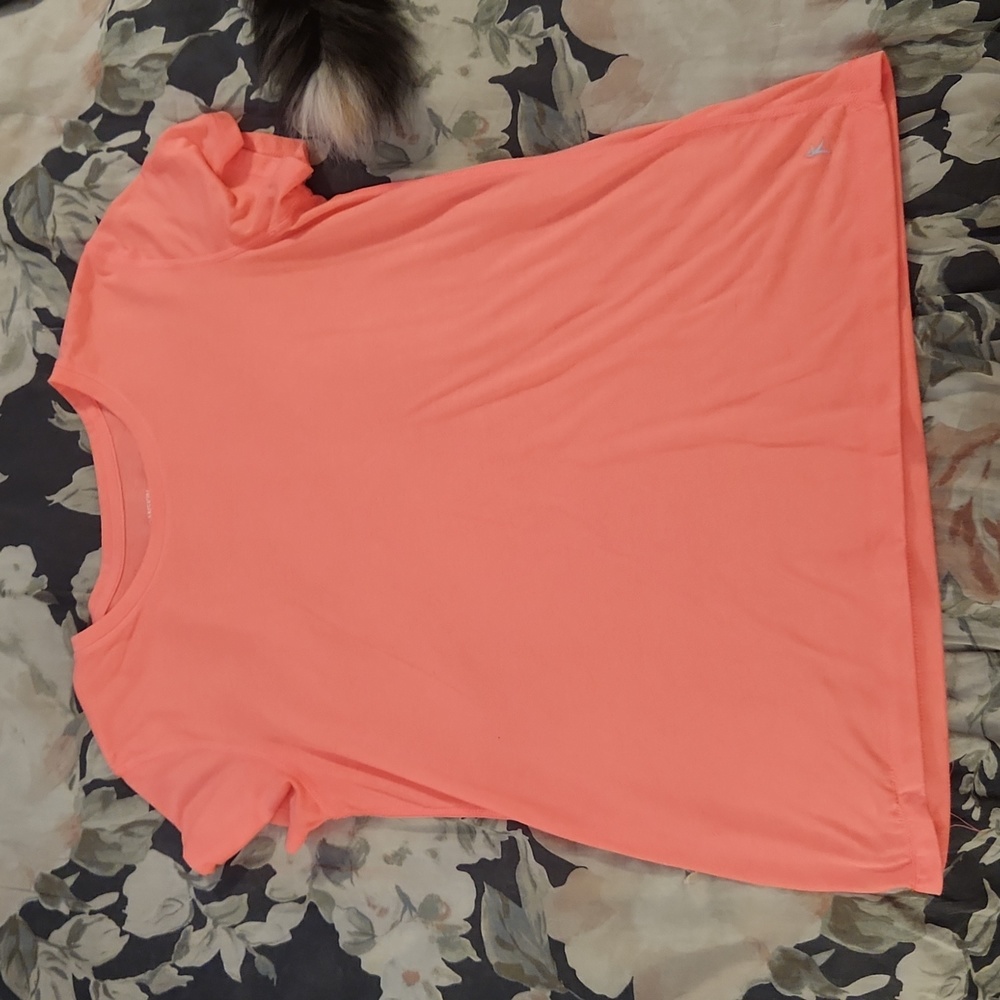 Danskin Now tee
